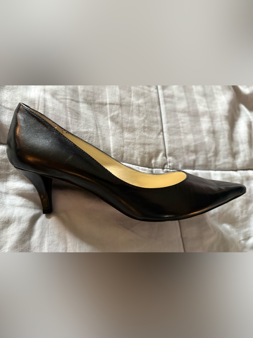 NWT Bandolino Black Leather Classic 2” Heel Pump